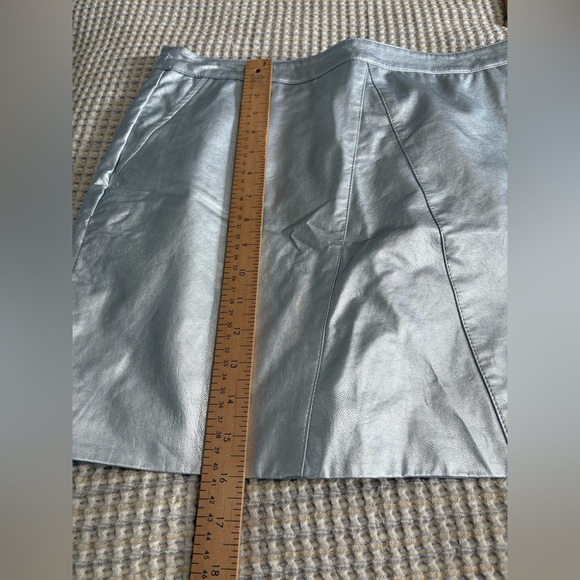 Bardot Revolve NWT metallic Alexis pu skirt silver size XL/12 - Picture 8 of 13